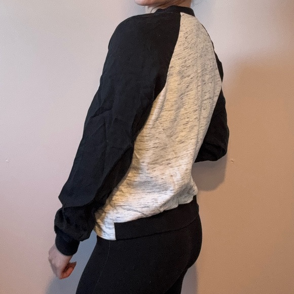 Zip Up Sweater/Jacket Two-Toned - Picture 2 of 6